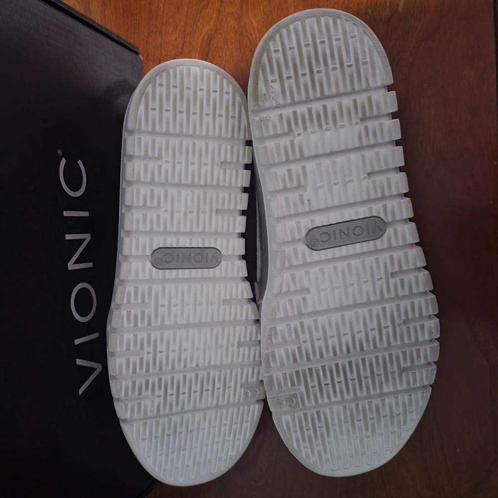 Vionic Silver Flats Lightweight Modern Design - image 3
